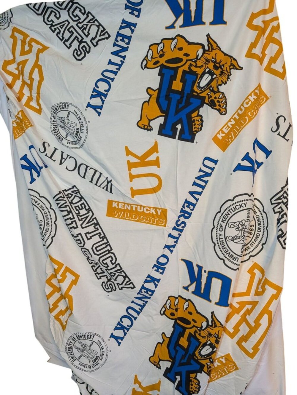 University Of Kentucky Wildcats Twin fitted Sheet 50% Cotton 50% Polyester Made